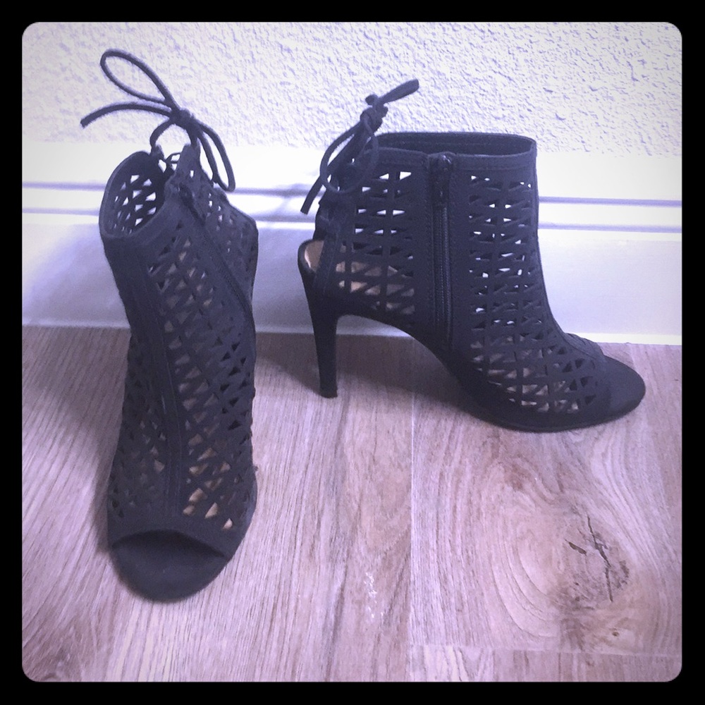 Lauren Conrad - Black Heels